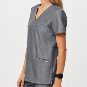 Figs Casma Three-Pocket Scrub Top